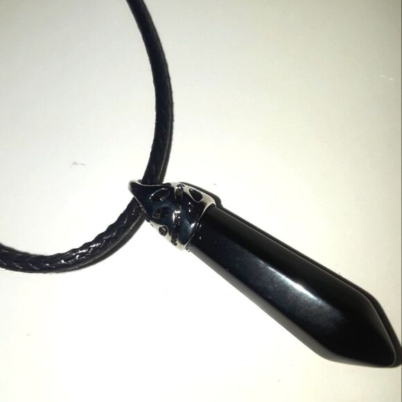 Hand crafted black pendant necklace - Picture 2 of 6